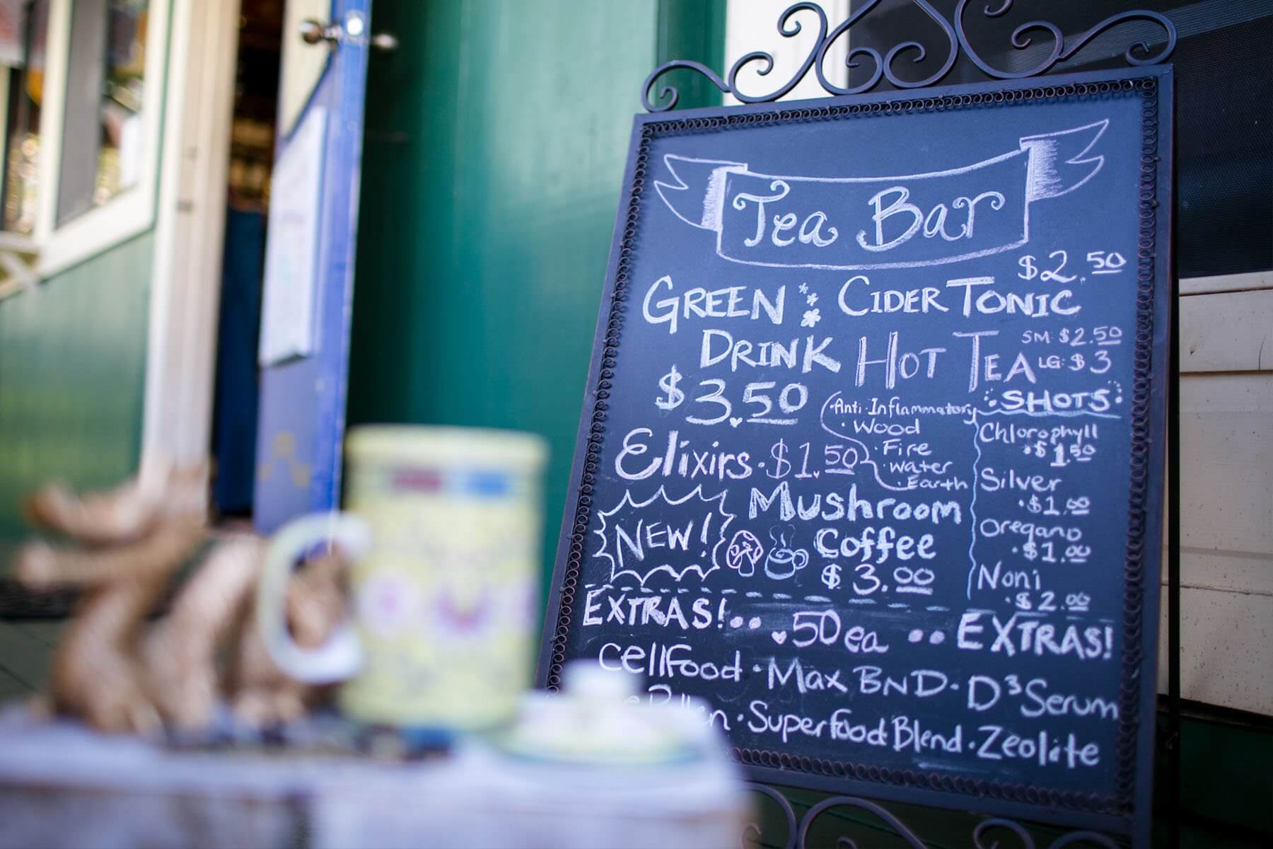 Dragon's Den Herb Shop Maui - Herb Shop in Makawao